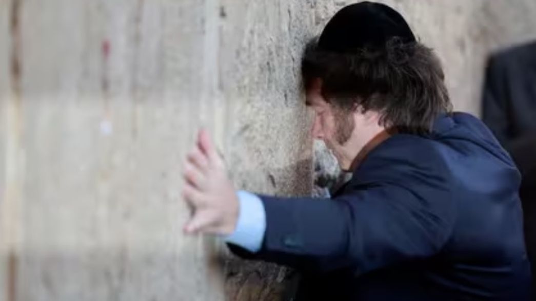 El mensaje de Javier Milei desde el Muro de los Lamentos: Estamos saliendo