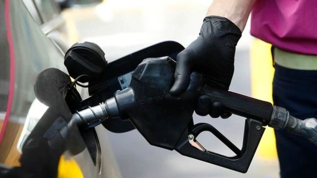 se arrepintio axion: bajo el precio de los combustibles que aumento hace tres dias