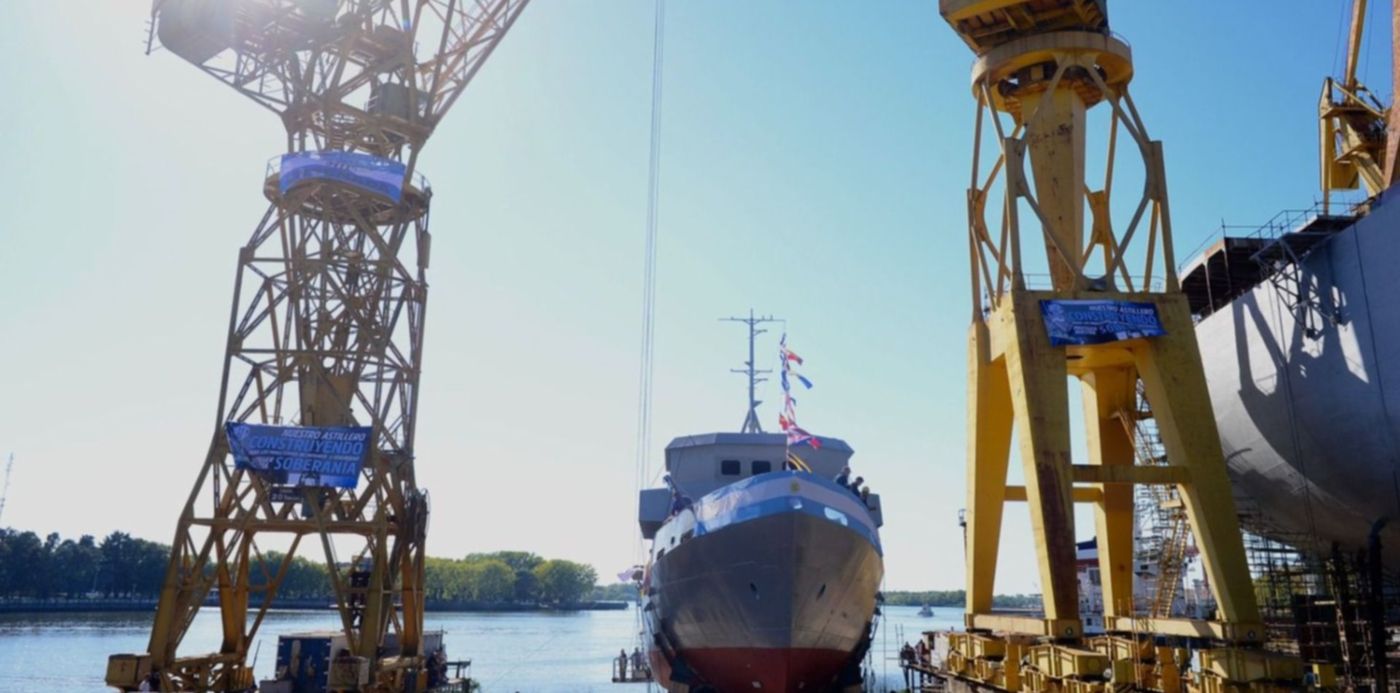 Botadura Barco botado Lancha LICA Astillero Río Santiago