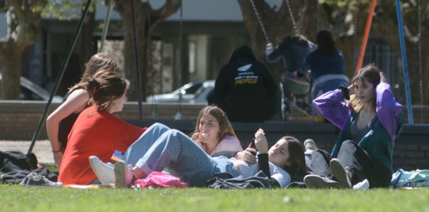 Clima Sol Soleado Calor Primavera