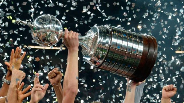 ¿por que evaluan hacer un nuevo trofeo para la copa libertadores?
