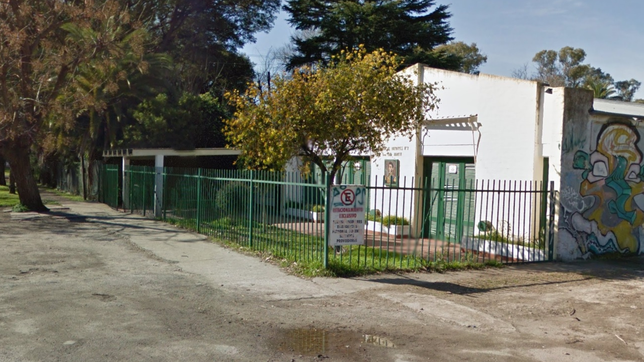continua la polemica por el traslado del jardin del parque san martin y las familias hacen una mateada