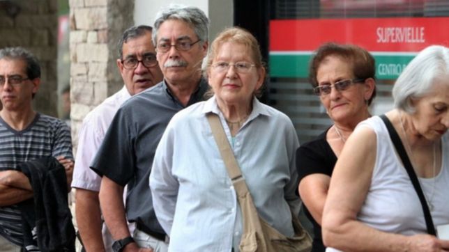buenas noticias para los docentes jubilados que empiezan a cobrar el aumento salarial