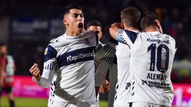 el particular simbolo que llevara gimnasia en su camiseta por el dia de la bandera