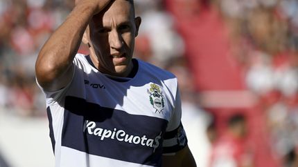 Pablo De Blasis en el foco de los hinchas de Gimnasia ante la posible llegada de Diego Flores