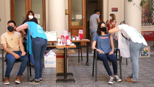 la unlp instalara una posta itinerante de vacunacion contra el covid-19 en el rectorado