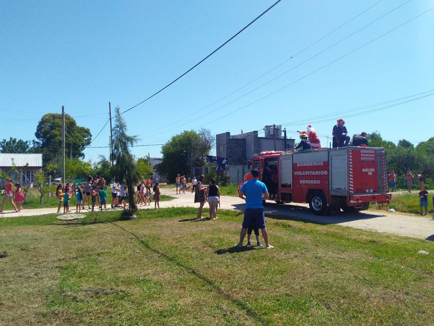 Papá Noel Bomberos Berisso (1).jpg