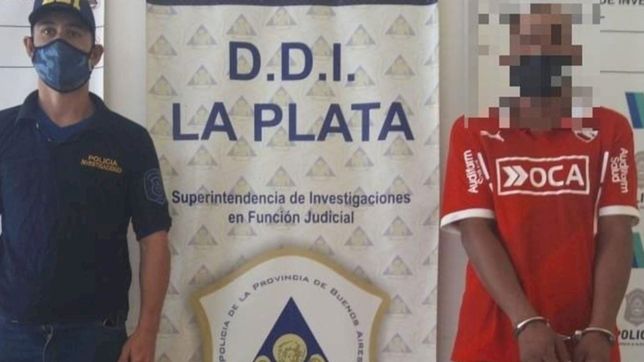 horror en la plata: detuvieron a un hombre que violo a sus dos hijas durante dos anos