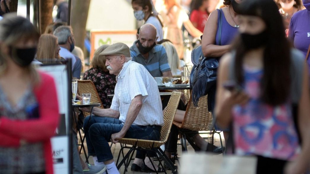 Advierten que dos cepas del COVID-19 de Gran Bretaña y Brasil ya circulan en el AMBA