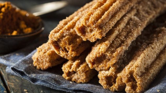 estaban fuera de si: violento robo y destrozos en una churreria de la plata