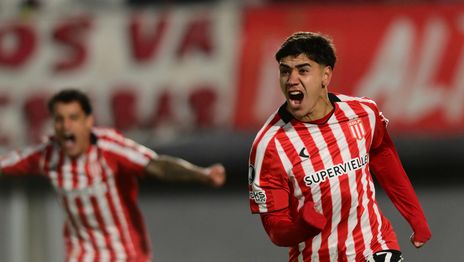 Estudiantes golpeó rápido y gana 1 a 0 con gol de Tobio Burgos