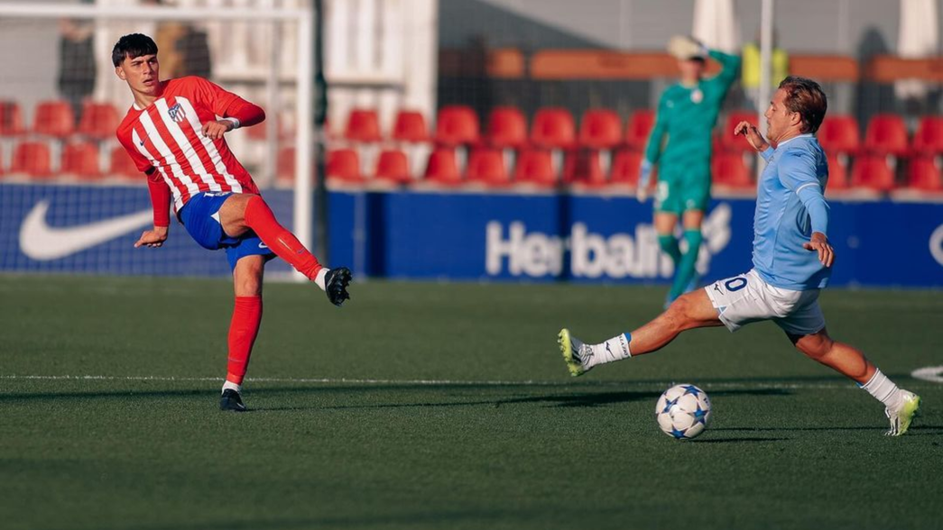 Gerónimo Spina sorprendió al Cholo Simeone y gana terreno en el Atlético Madrid