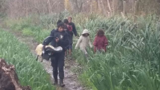 conmocion en punta lara: rescataron a cinco hermanos en medio de la selva marginal