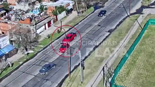 causo un triple choque en 520, huyo y ahora lo buscan en la plata