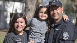 la historia de un heroico rescate de dos penitenciarios a una nena en la plata