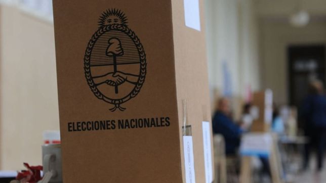 una periodista denuncio a un candidato de la plata por incluirla sin permiso en su boleta