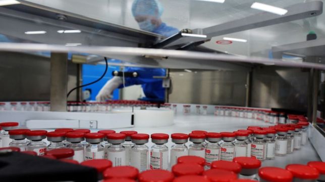 un laboratorio argentino fabrico 21.000 dosis de sputnik v e iniciara la produccion masiva