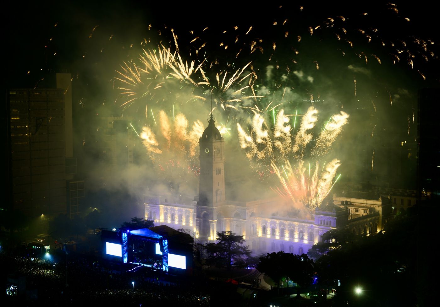 Aniversario 142 La Plata Plaza Moreno (2).JPG