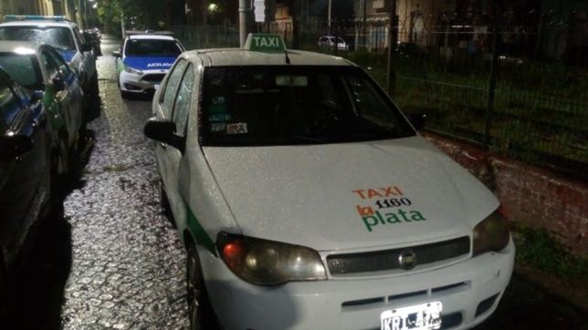 robaron un taxi y salieron de gira delictiva por el centro de la plata
