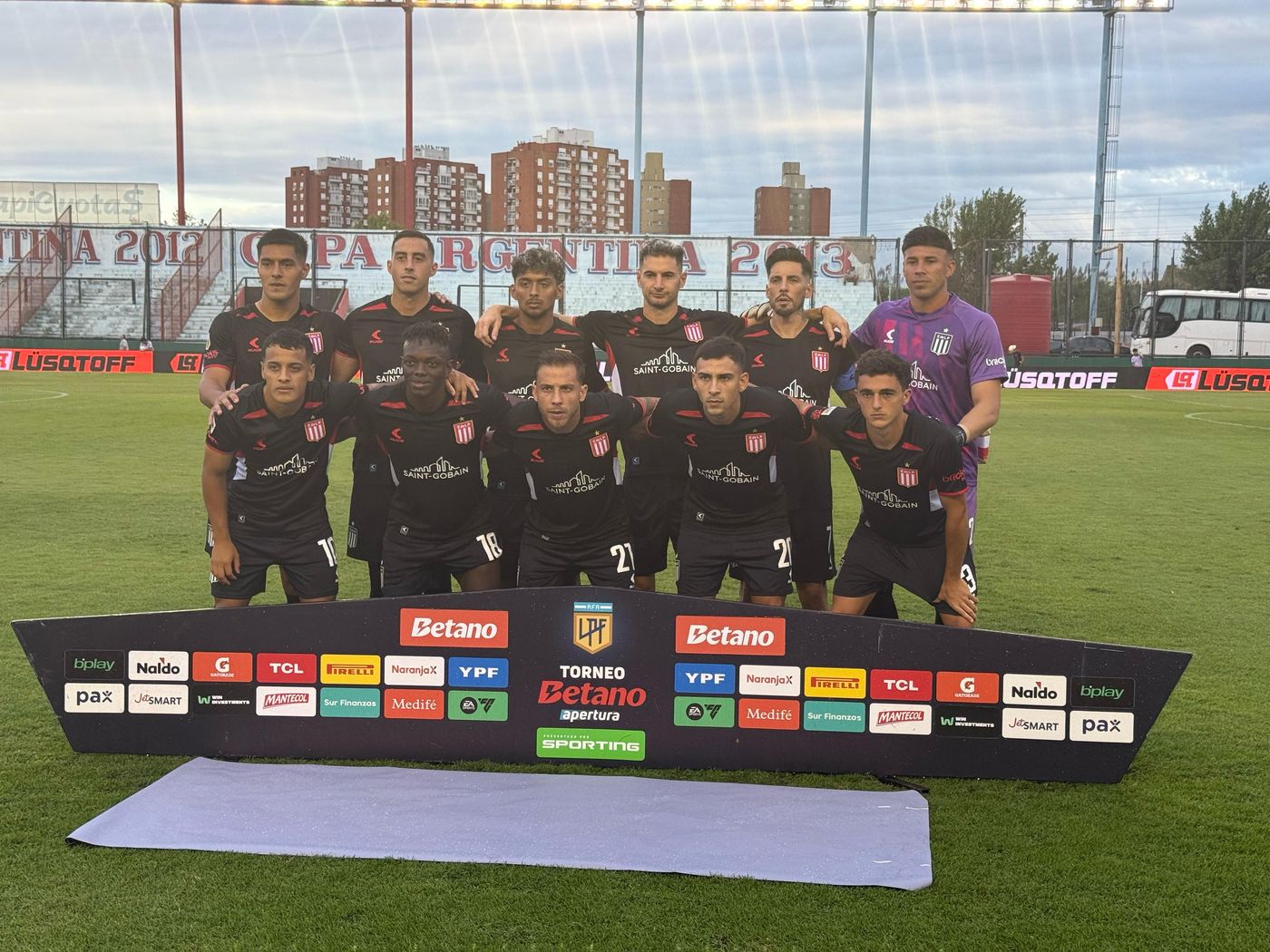 Barracas Central Estudiantes formación.jpg