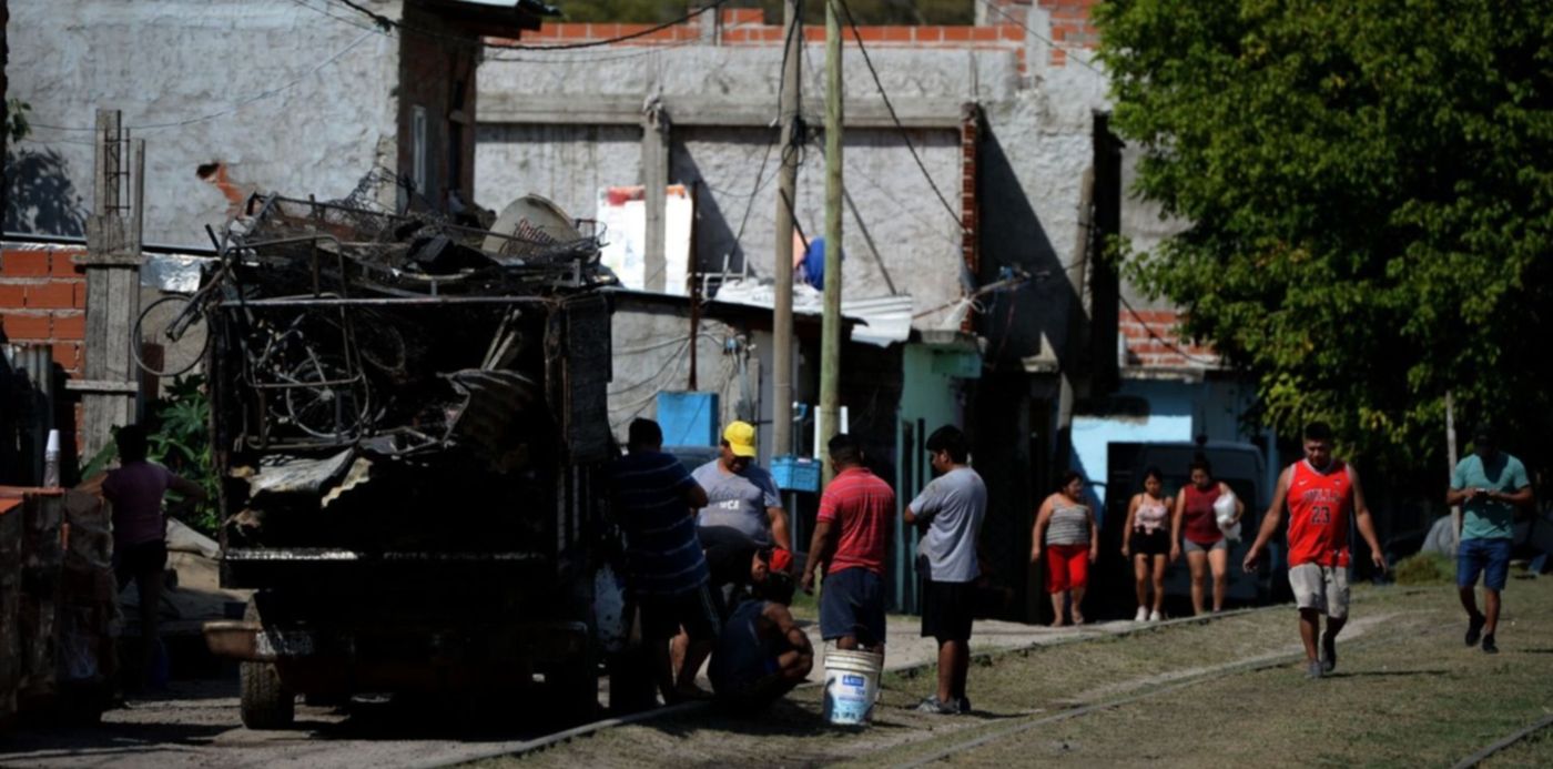 Incendio en el barrio José Luis Cabezas