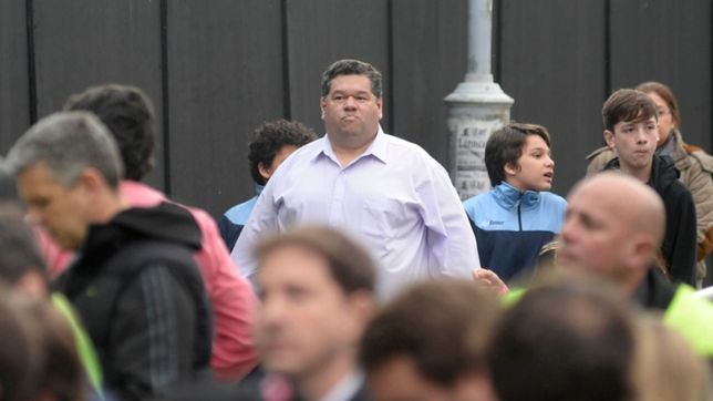 fuera de peligro y posible operacion: el parte medico oficial del intendente de berisso