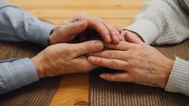 un matrimonio de jubilados sufrio un violento robo en la plata un matrimonio de jubilados sufrio un violento robo en la plata