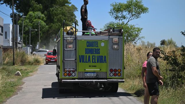 tension por el incendio de una cantera que amenazo a las casas del barrio en altos de san lorenzo