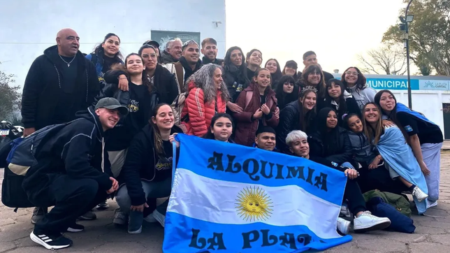 un grupo de bailarines de la plata se lucio en cancun: subcampeones y premio al talento internacional