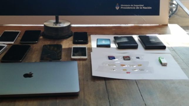 investigan a un hombre por distribuir pornografia infantil desde su casa de la plata