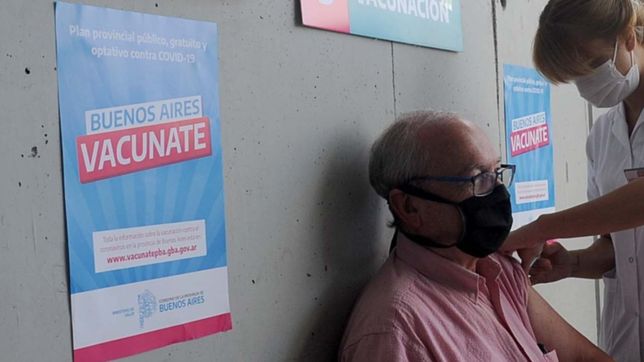 ¿que efectividad tienen las primeras dosis de las vacunas que se usan en el pais?