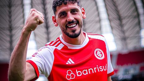 La emotiva y especial despedida de Agustín Rogel de Inter de Porto Alegre a la espera de Estudiantes