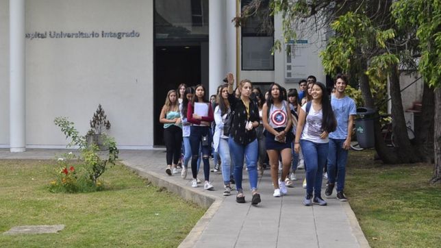 por el dolar, crece la cantidad de extranjeros que viene a estudiar en la unlp
