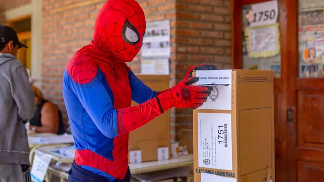 spiderman, iron man y mas: las perlitas de las elecciones