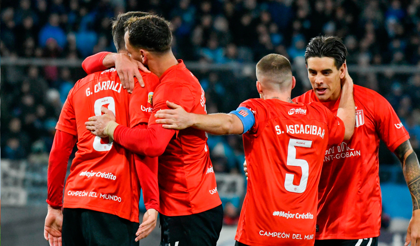 Estudiantes Racing Carrillo Ascacibar Castro González Pírez festejo