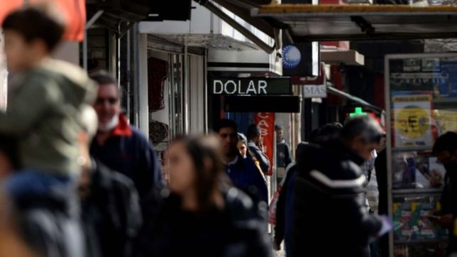 el dolar salto $33 y se vende cada vez mas cerca de los $500