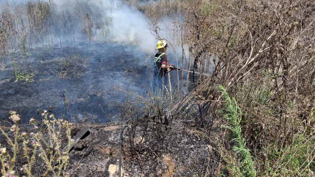 un nuevo intento de usurpacion termino con un incendio descontrolado en la plata