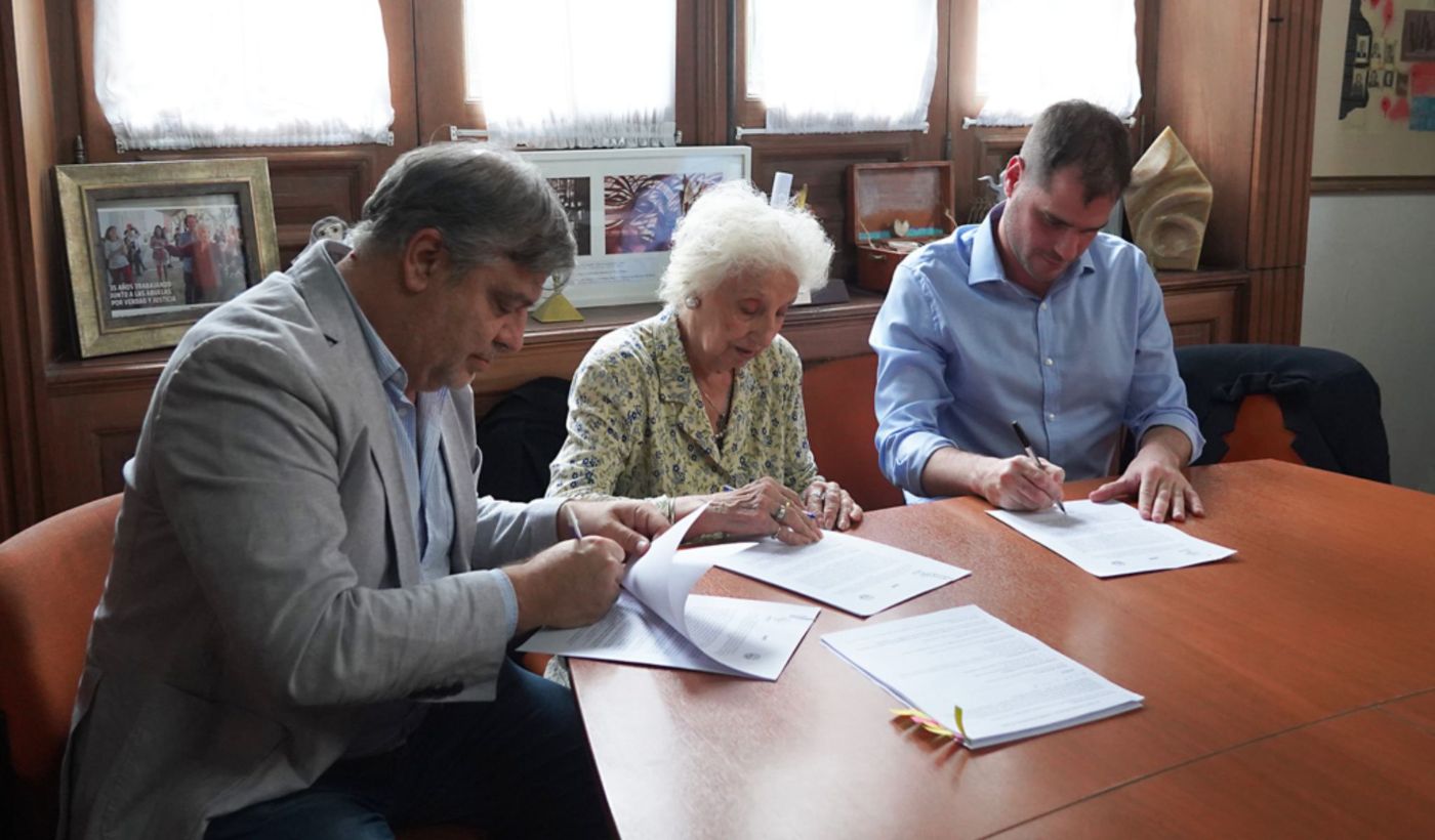 abuelas de plaza de mayo ia.jpg