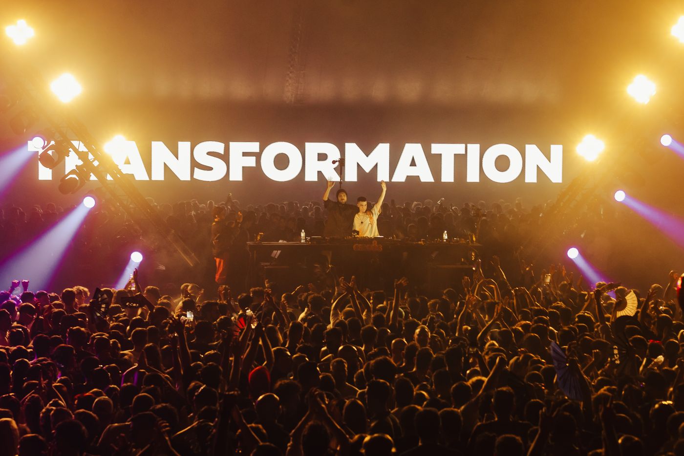 Los residentes, Transformation, conformador por Manu Rodríguez y Ernesto Blanco.