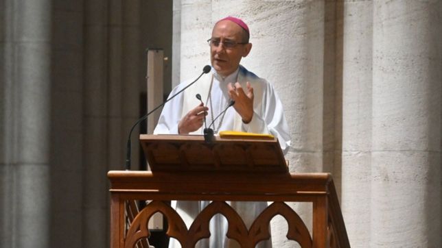 tucho fernandez recibe a kicillof, garro e intendentes de la region en la catedral
