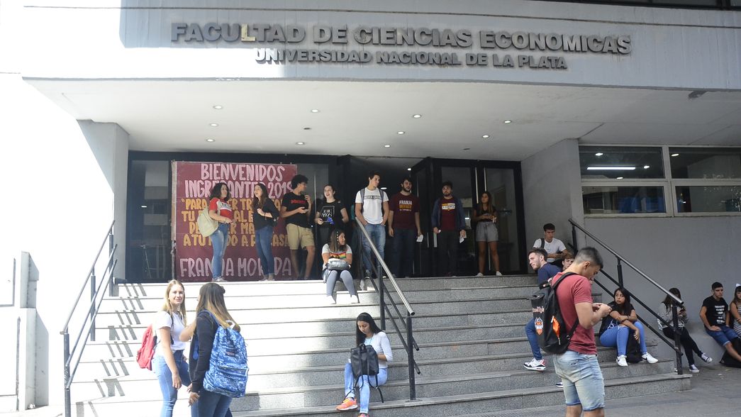 La Facultad de Ciencias Económicas recordará a 51 trabajadores y estudiantes desaparecidos por la dictadura