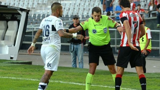 el relator partidario de gimnasia estallo de bronca contra delfino