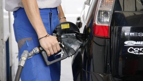 Los estacioneros respaldan la desregulación del despacho de combustibles del Gobierno