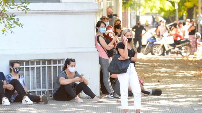 por primera vez en cuatro semanas freno el crecimiento de la curva de casos en la plata