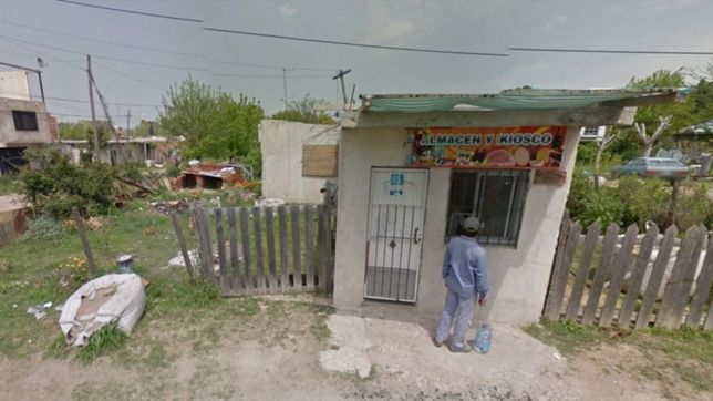 villa elvira: fue a comprar cigarrillos, se resistio a un robo y le pegaron dos tiros