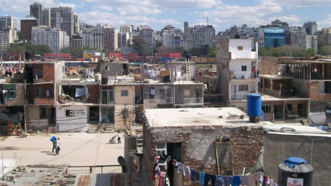 una familia de cuatro integrantes necesita $120.000 por mes para no ser pobre