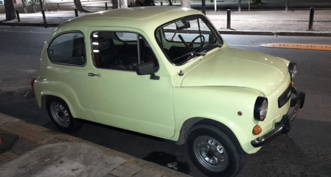 Fiat 600 amarillo.jpeg