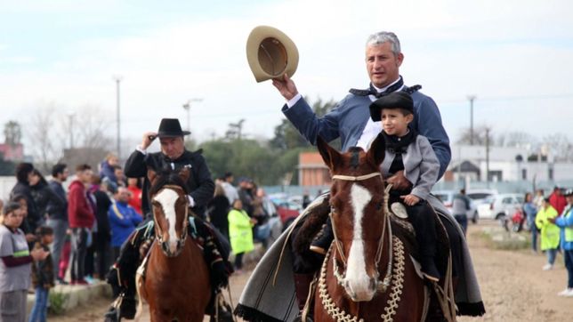 comidas, bandas musicales y mucho color: asi festejo ringuelet sus 133 anos de vida