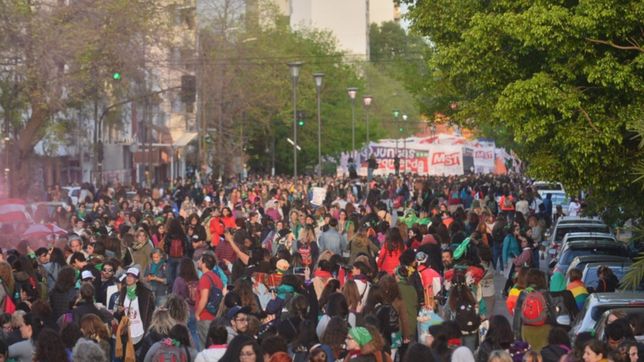 la marcha feminista fue la mas grande de la historia y va por el cambio de nombre