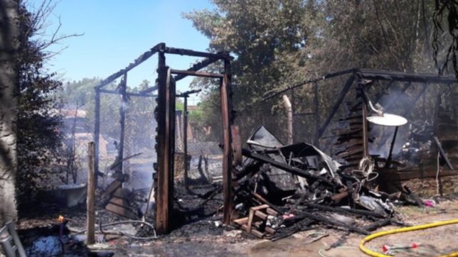 tragedia en abasto: en un incendio murio una nena de 4 anos y una beba fue internada